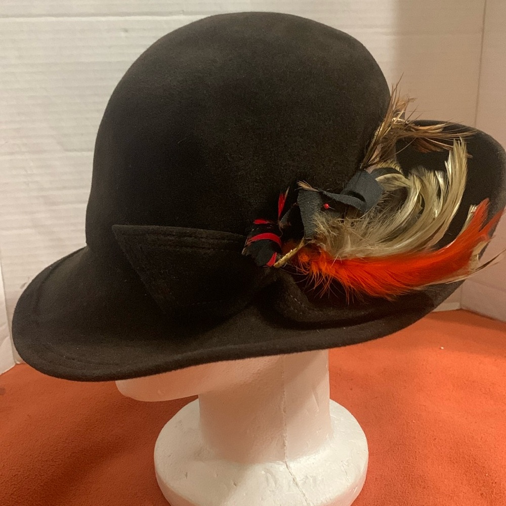 RARE… Vintage Mr John Jr Brown feathered hat made in Italy